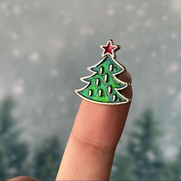 Christmas Tree Small Enamel Pin/ Brooch Lapel - Picture 2 of 7